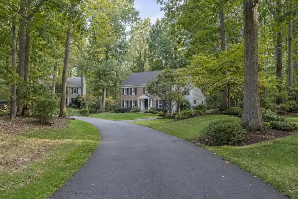Illustration of a typical residential street in the Fairfax Station, VA area